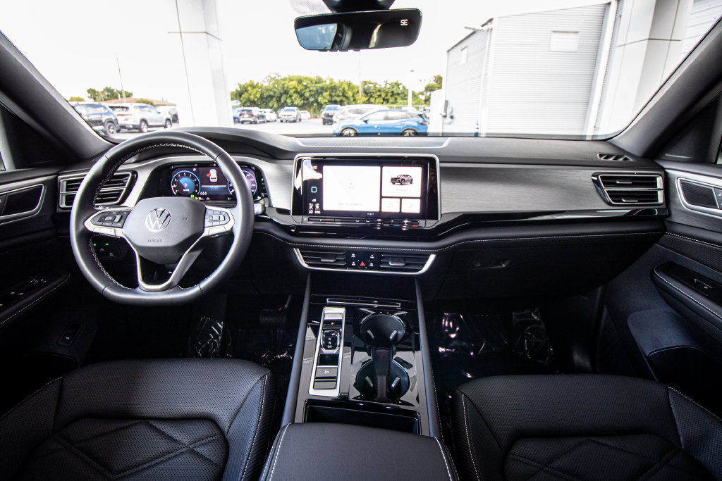 New 2026 Volkswagen Atlas Cross Sport SE FWD image 33