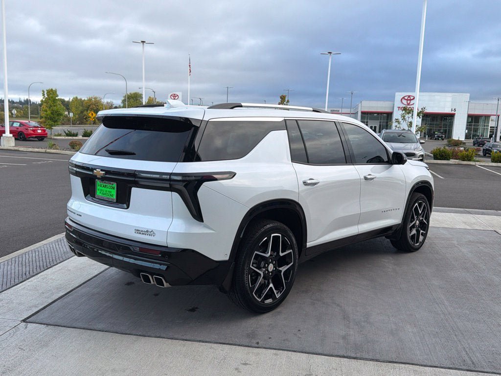 Used 2025 Chevrolet Traverse High Country AWD/4WD image 6