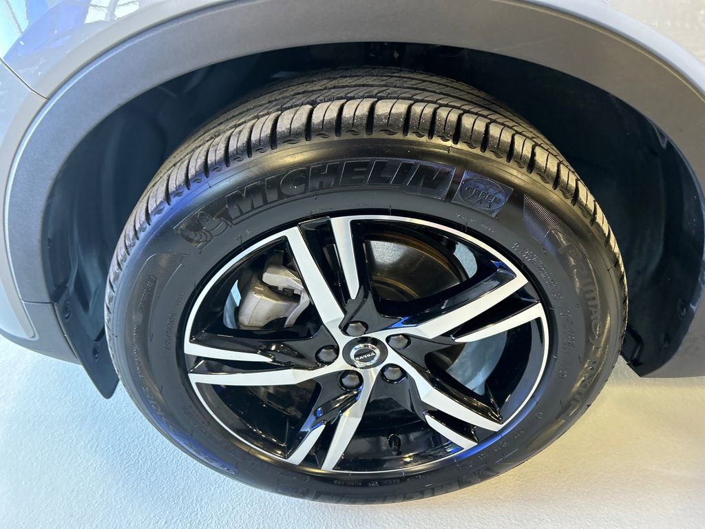 Used 2026 Volvo XC40 B5 Core w/ Climate Package image 8