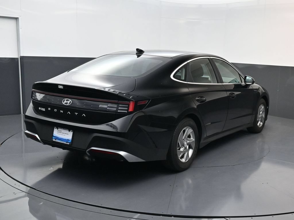 Certified 2026 Hyundai Sonata SE FWD image 4