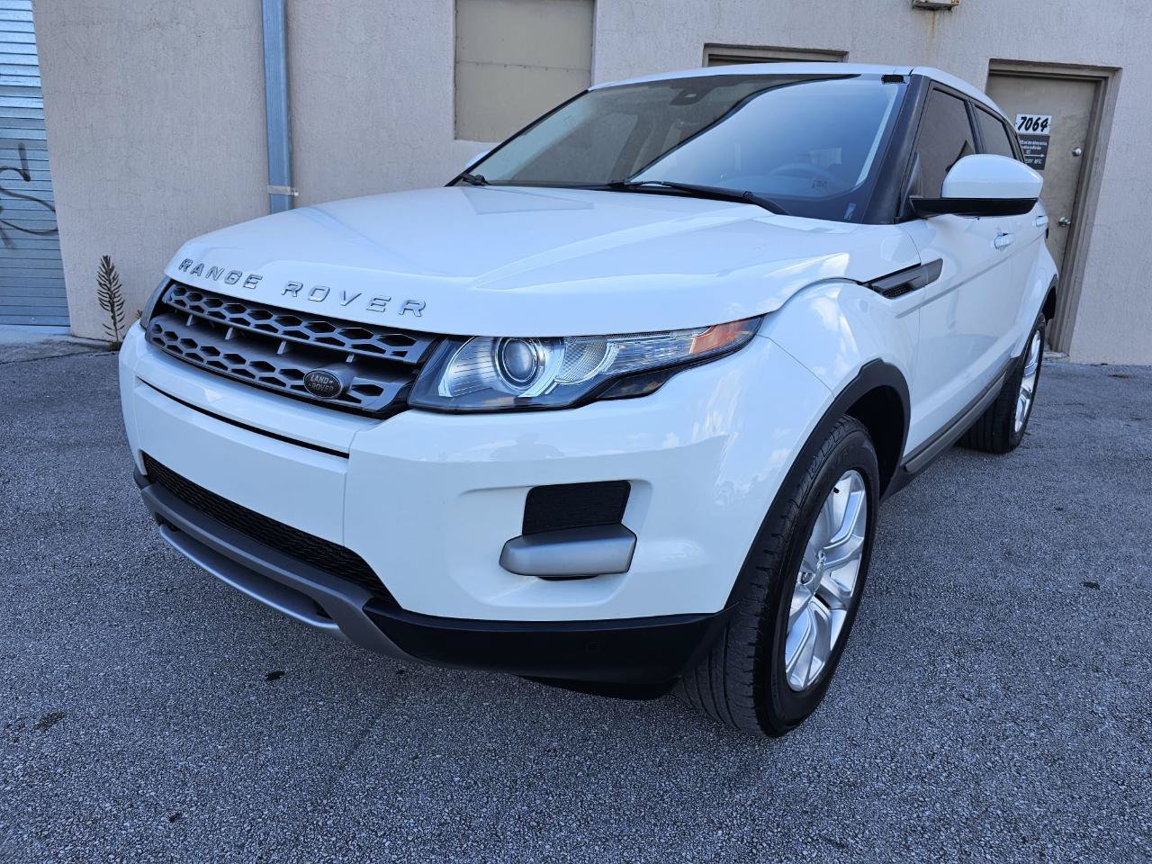 Used 2015 Land Rover Range Rover Evoque Pure AWD/4WD image 13