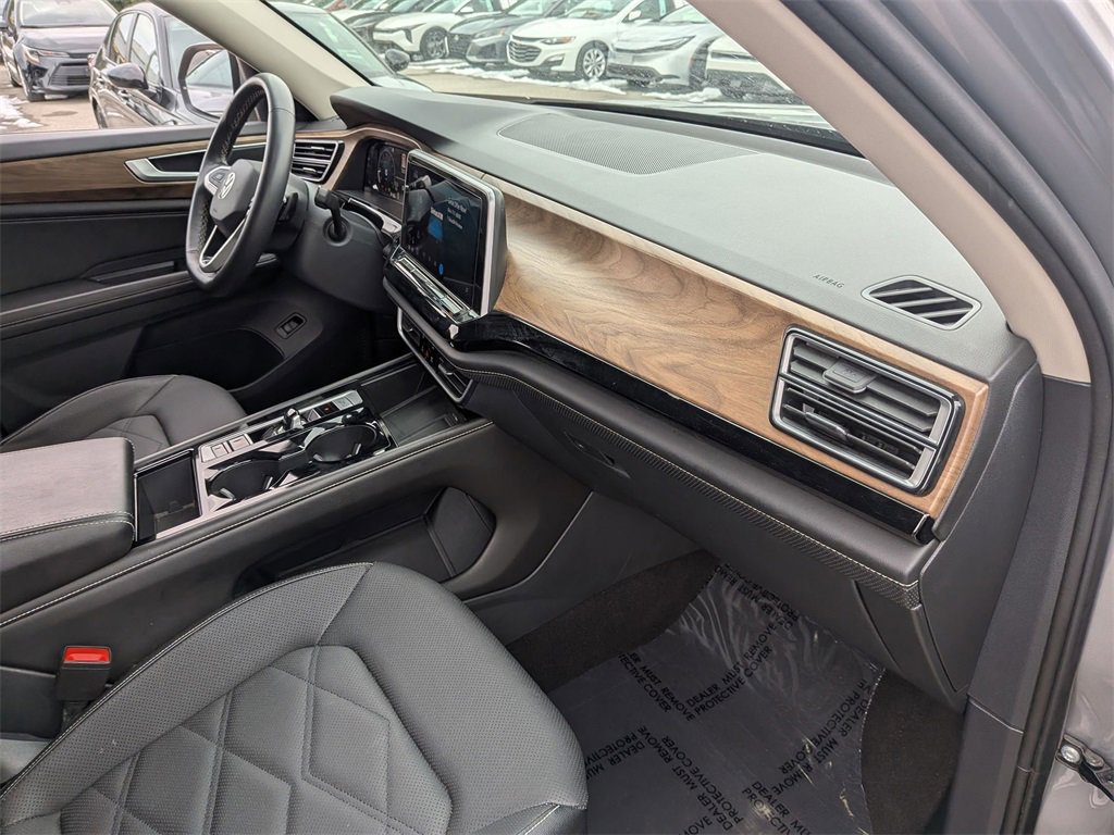 Used 2024 Volkswagen Atlas SE image 31