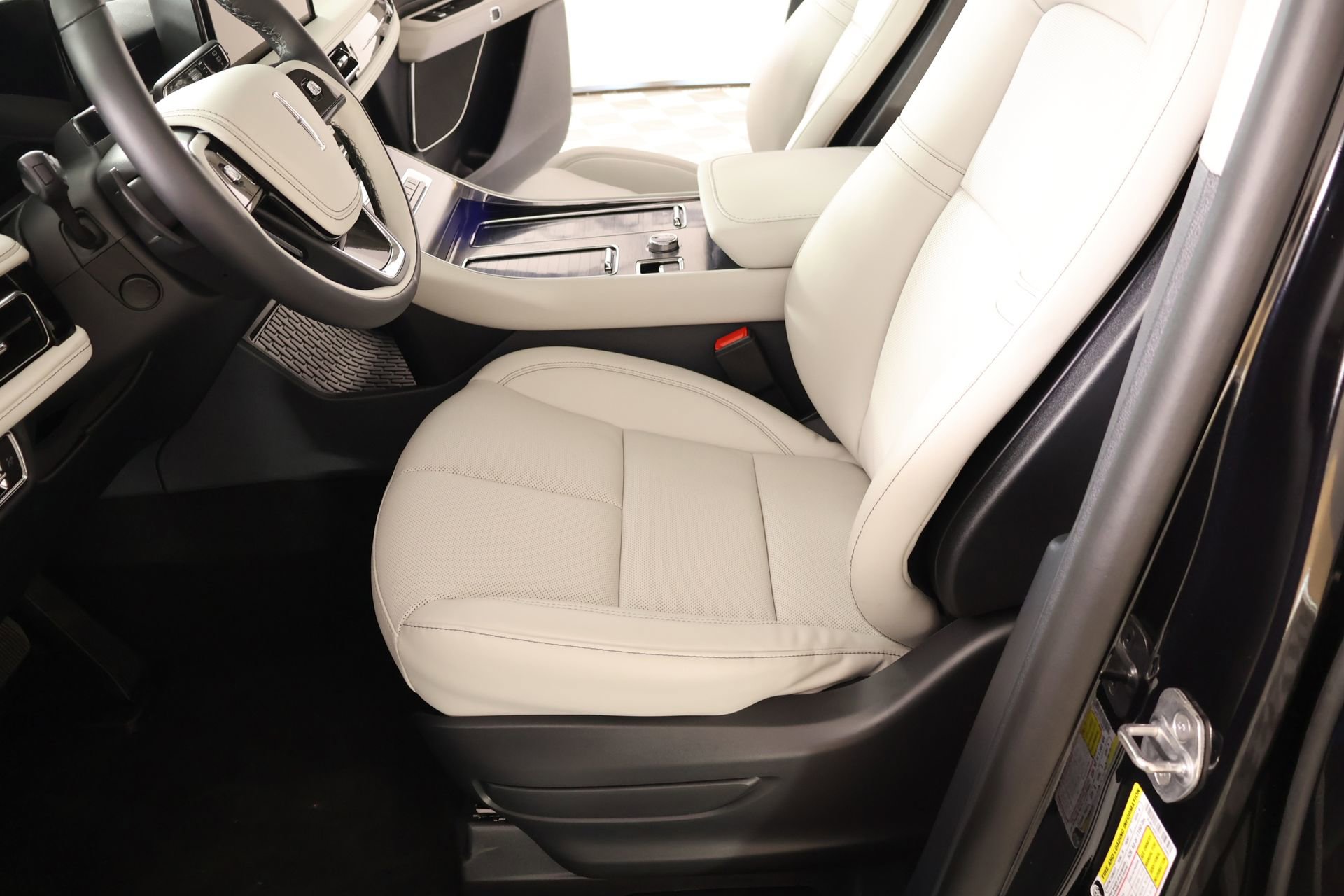 New 2026 Lincoln Aviator AWD image 11