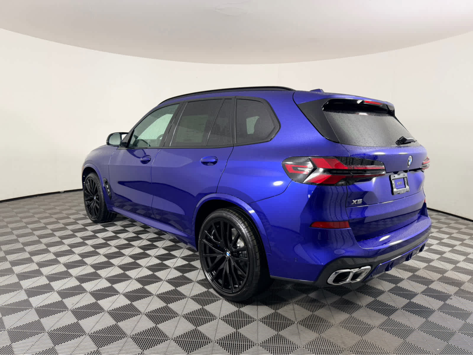 New 2026 BMW X5 M60i image 8