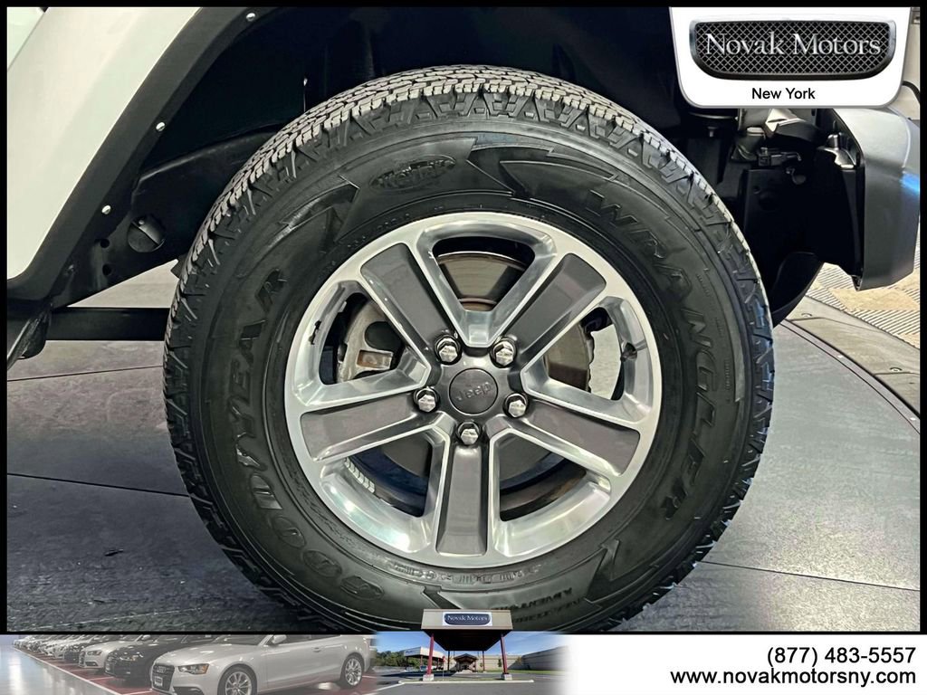 Used 2022 Jeep Wrangler Unlimited Sahara w/ Cold Weather Group AWD/4WD image 9