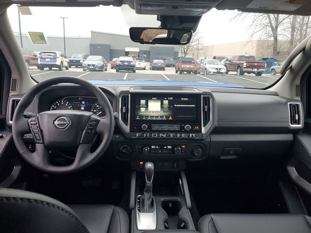 Used 2025 Nissan Frontier SL image 21