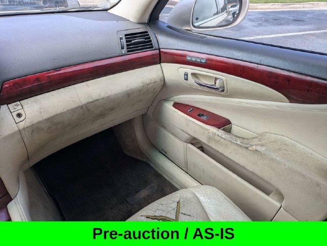 Used 2010 Lexus LS 460 w/ Comfort Pkg RWD image 17