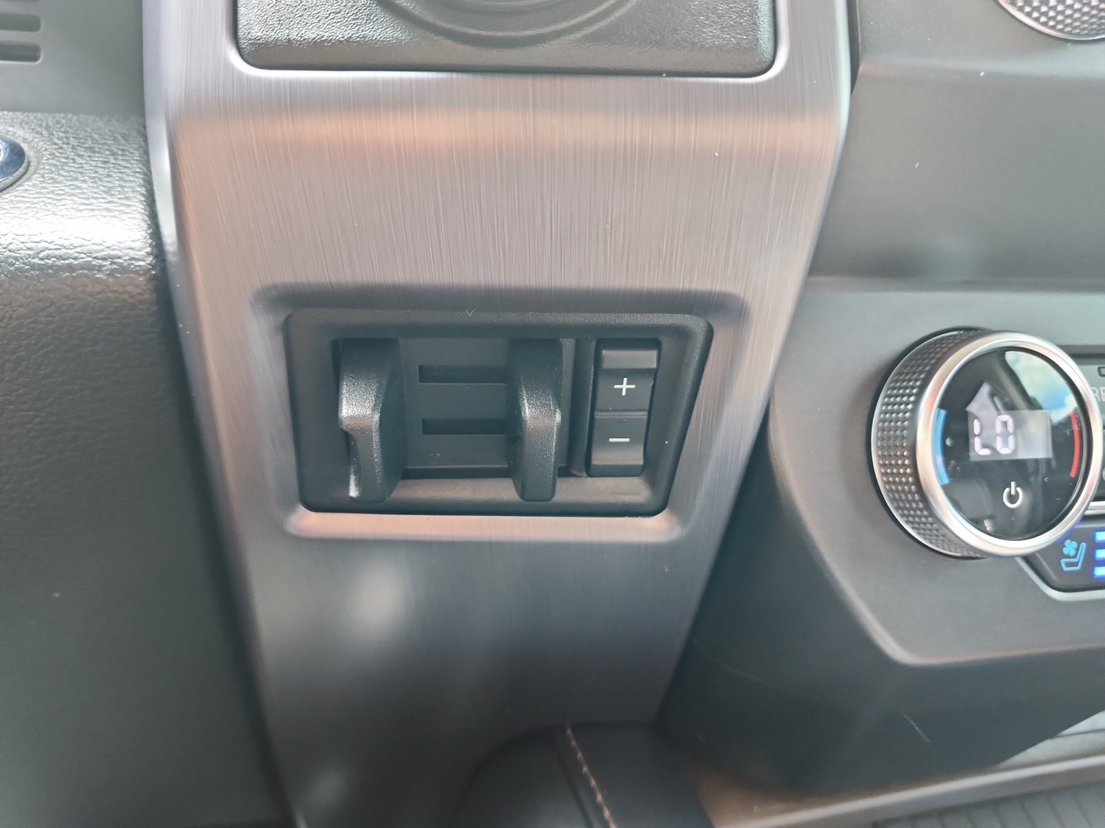 Used 2020 Ford Expedition Platinum AWD/4WD image 25