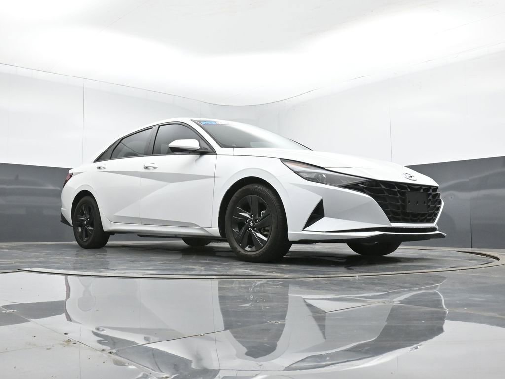 Used 2023 Hyundai Elantra SEL FWD image 44