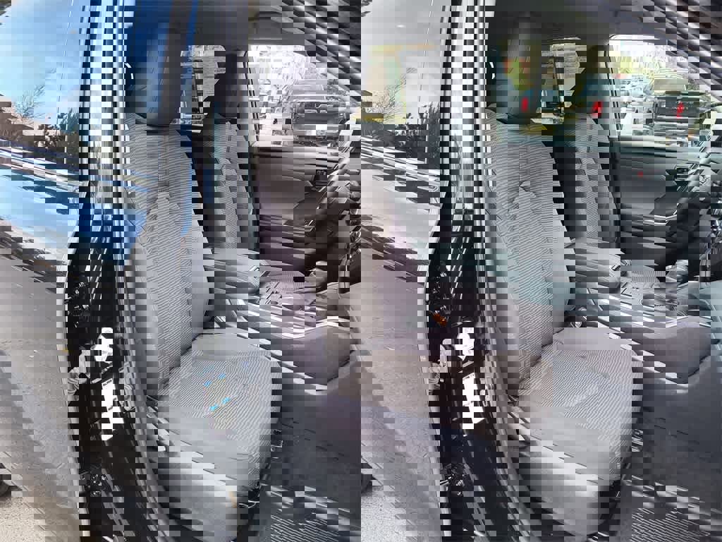 Used 2022 Toyota Highlander LE image 24