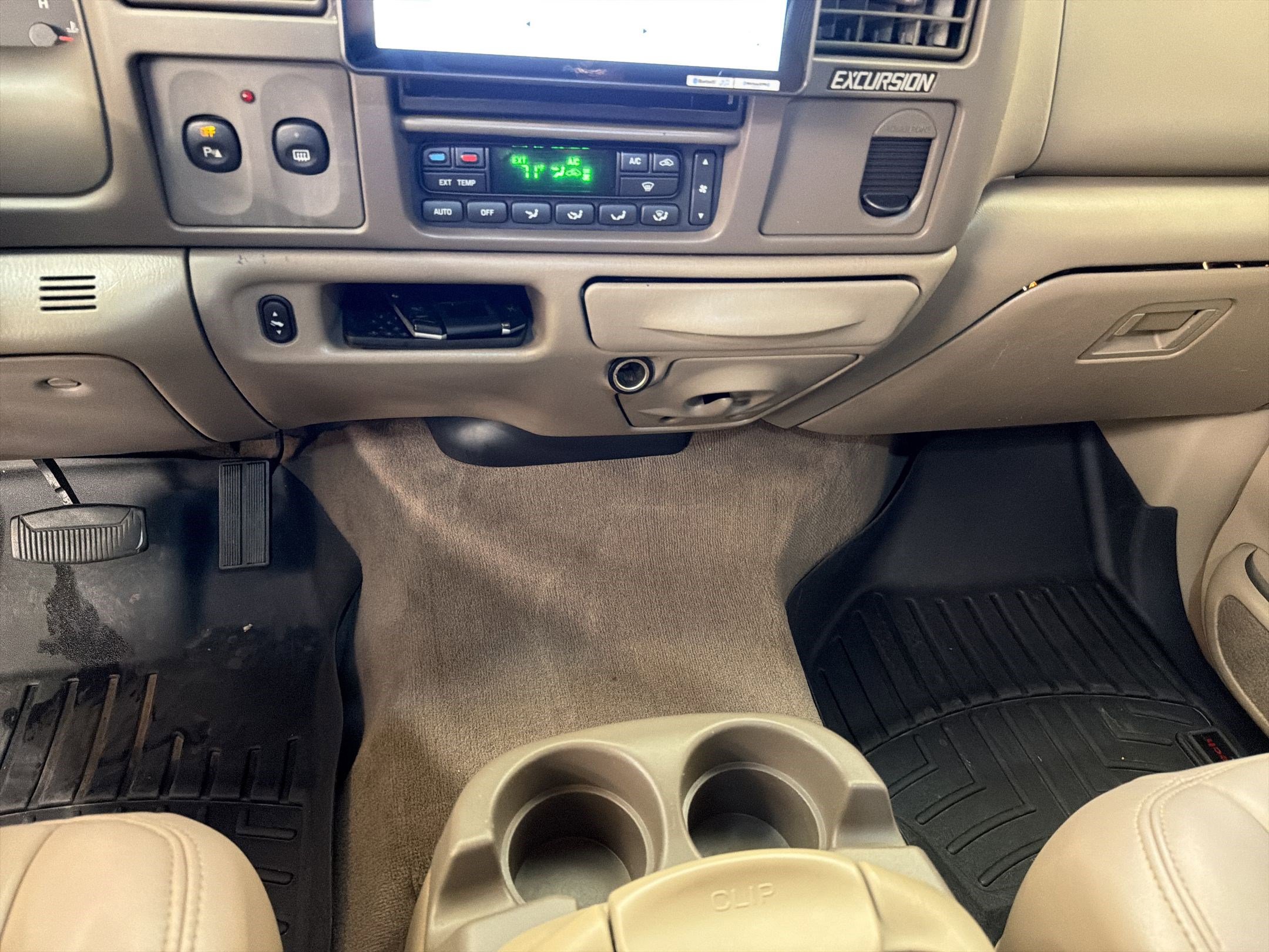 Used 2004 Ford Excursion Limited image 22