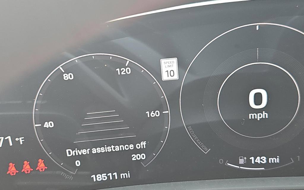 Used 2024 Porsche Taycan GTS image 17