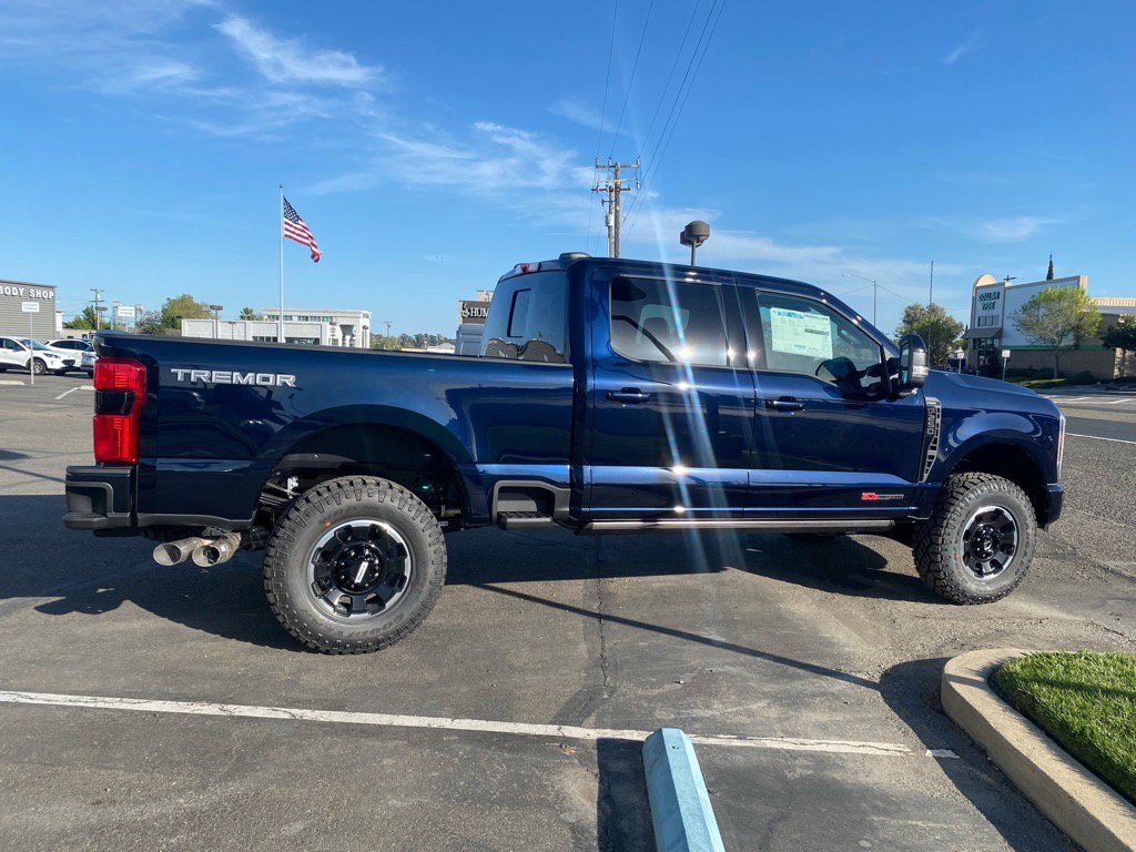 New 2025 Ford F250 Lariat w/ Lariat Ultimate Package image 9