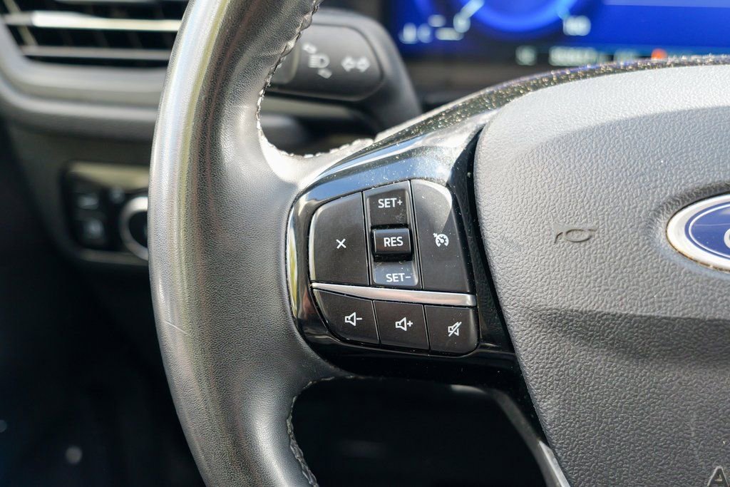 Used 2022 Ford Escape SEL w/ Technology Package image 39