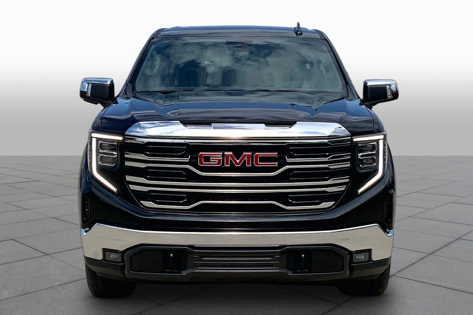 Used 2024 GMC Sierra 1500 SLT AWD/4WD image 4