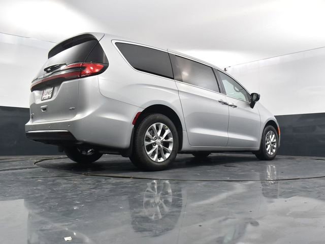 New 2026 Chrysler Pacifica Select image 53
