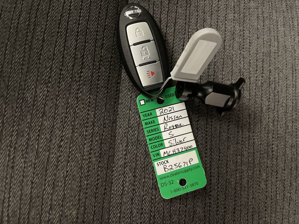 Used 2021 Nissan Rogue S image 27