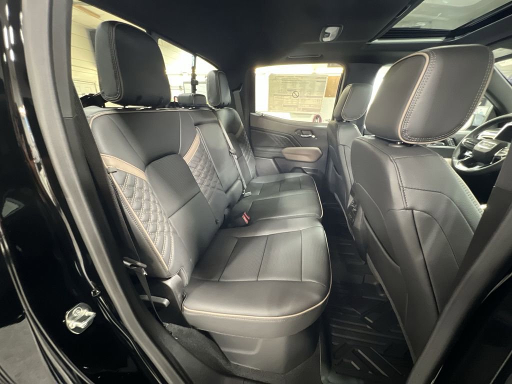 New 2025 GMC Canyon Denali w/ LPO, Denali Black Edition image 28