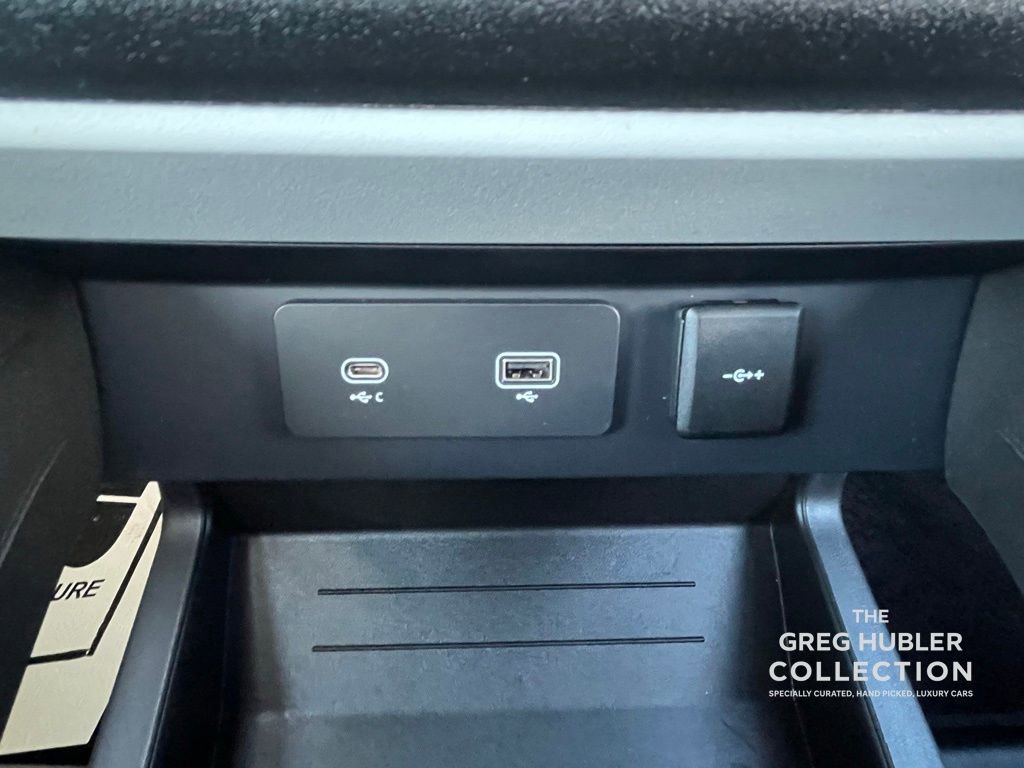 Used 2023 Land Rover Defender 110 SE image 34