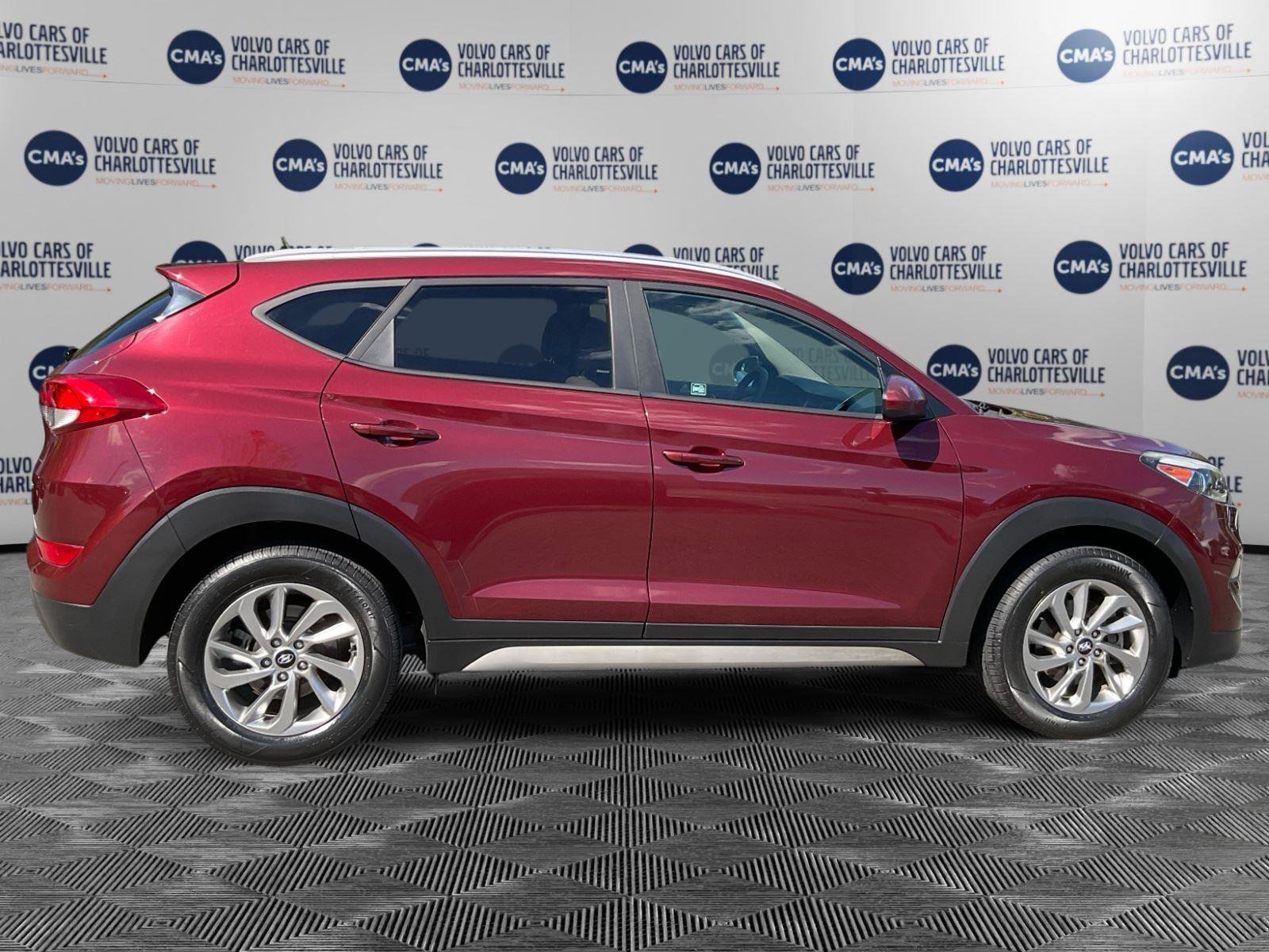 Used 2017 Hyundai Tucson SE AWD/4WD image 6