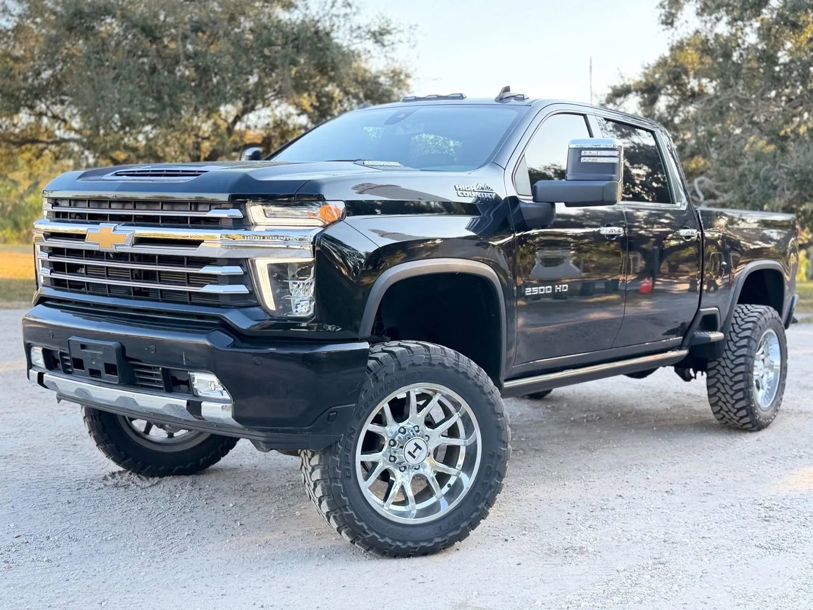 Used 2023 Chevrolet Silverado 2500 High Country w/ Safety Package II image 77