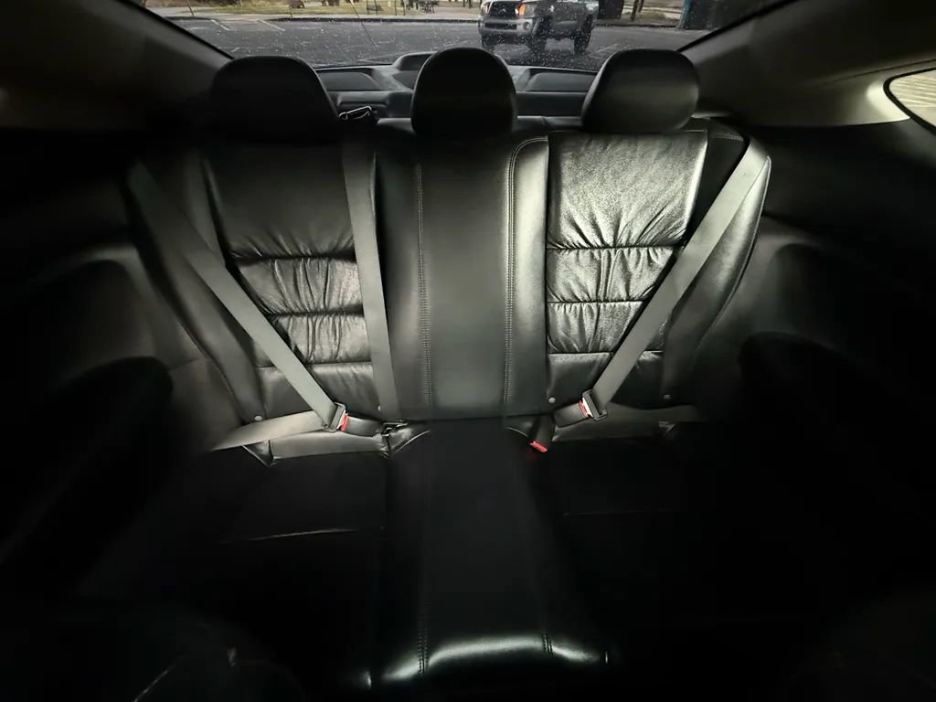 Used 2011 Honda Accord EX-L image 11