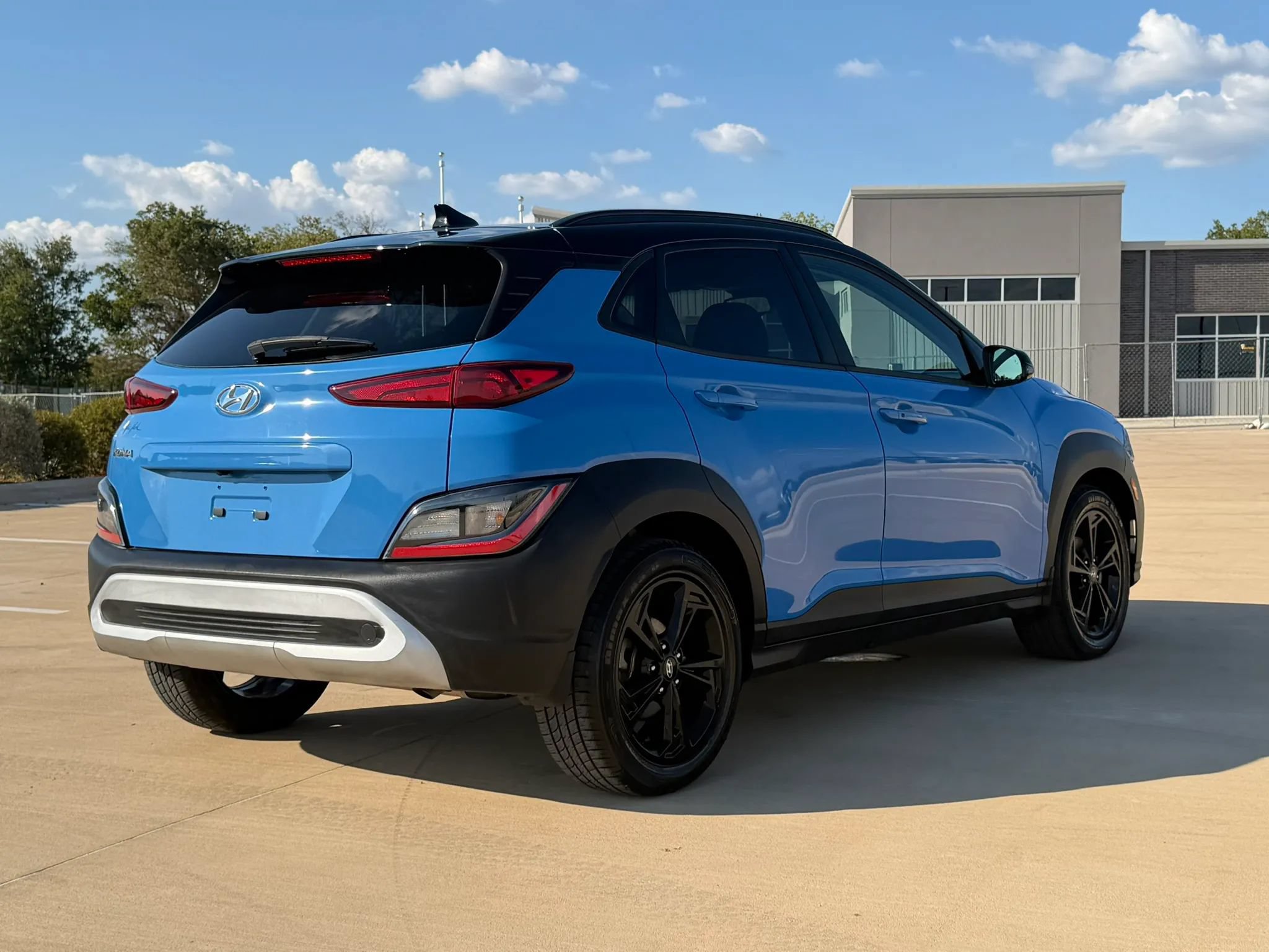 Used 2022 Hyundai Kona SEL w/ Cargo Package FWD image 6