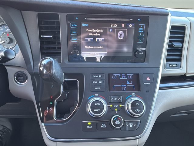 Used 2015 Toyota Sienna XLE w/ XLE Navigation Package image 21