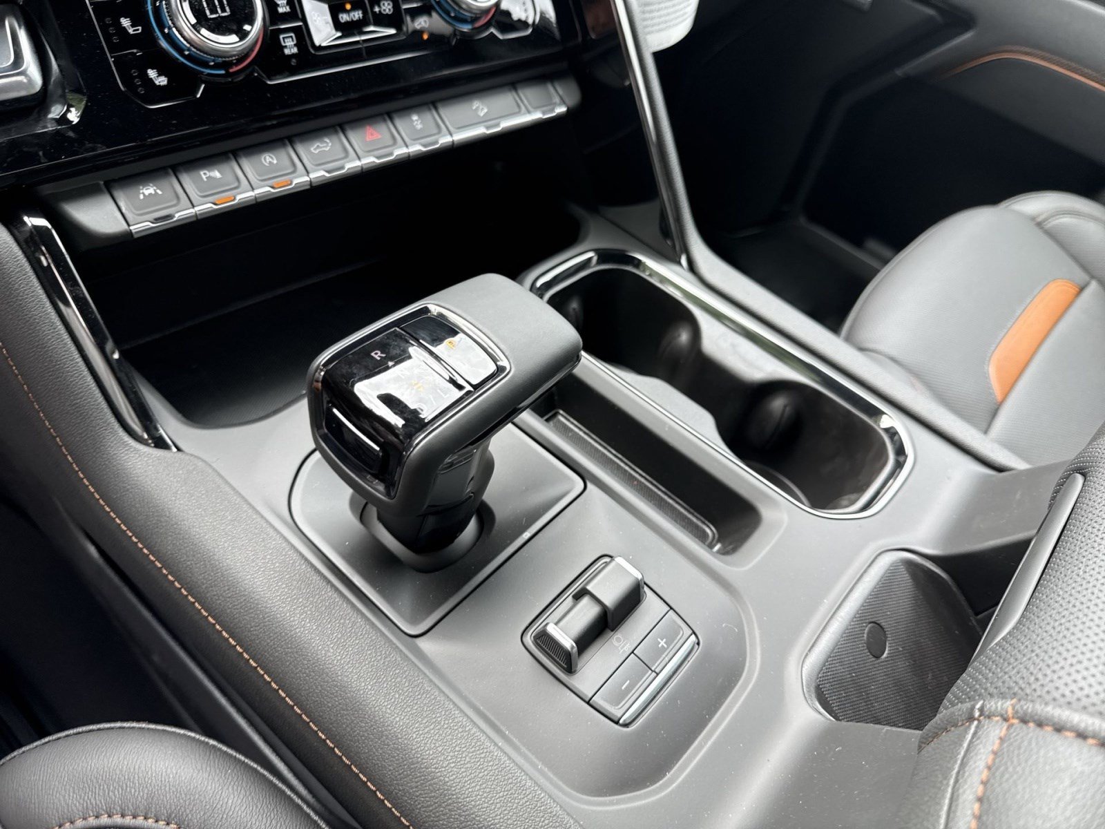 New 2026 GMC Sierra 1500 AT4 w/ AT4 Premium Package AWD/4WD image 16