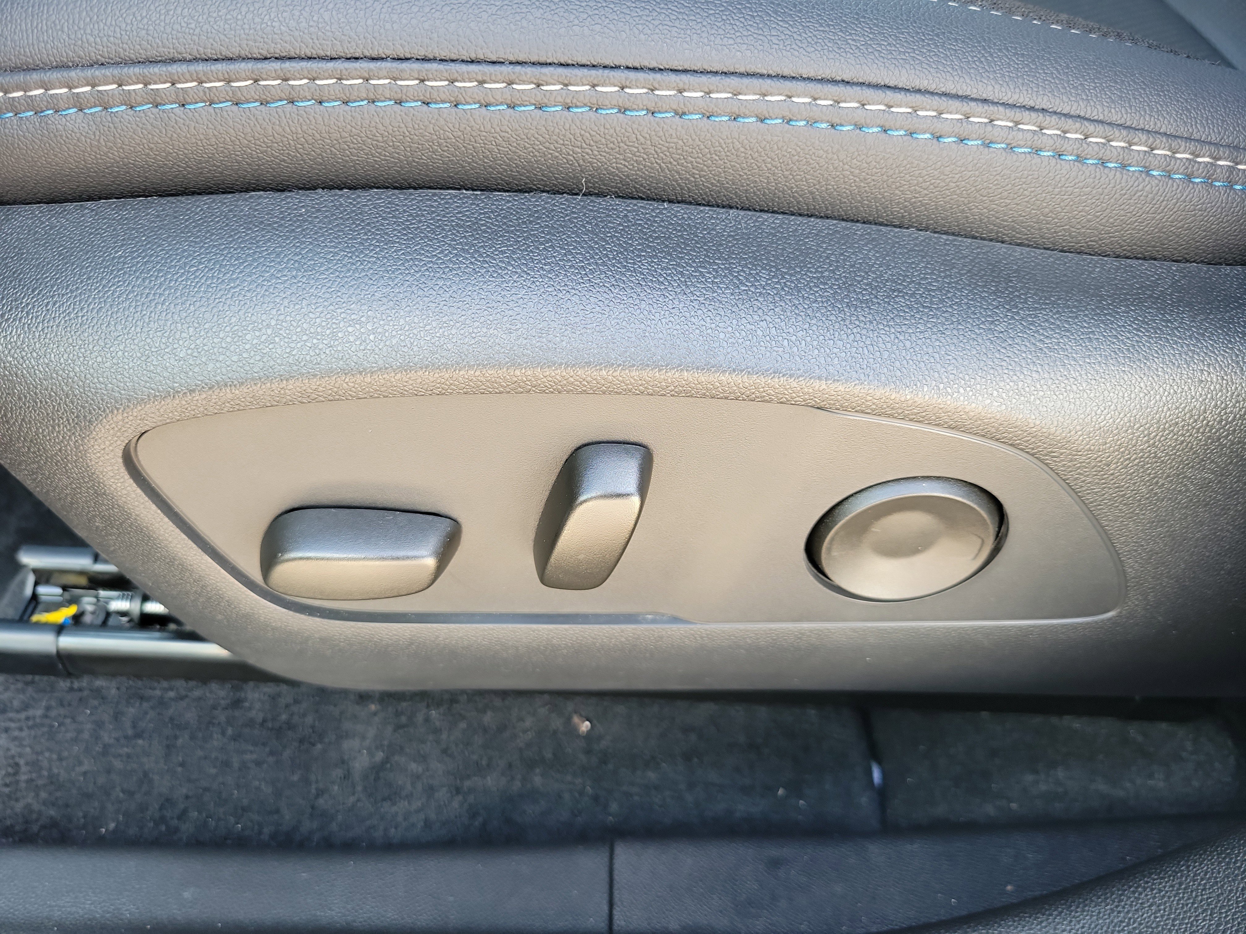 Used 2026 Chevrolet Equinox EV LT FWD image 13