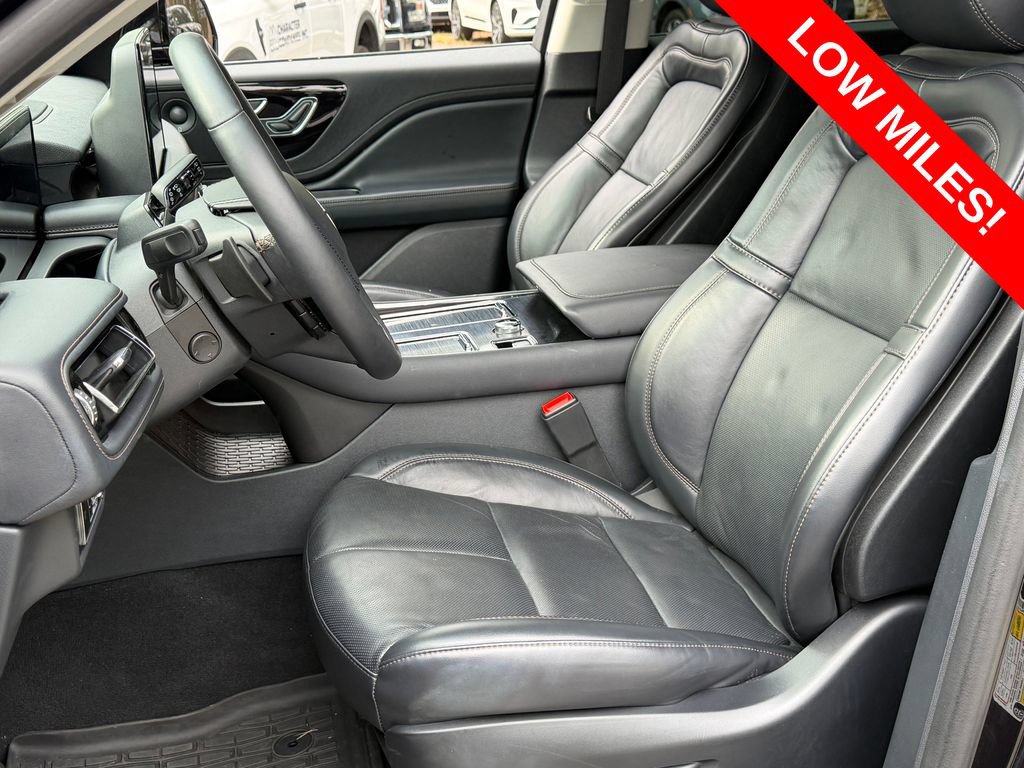 Used 2025 Lincoln Aviator Reserve AWD/4WD image 27