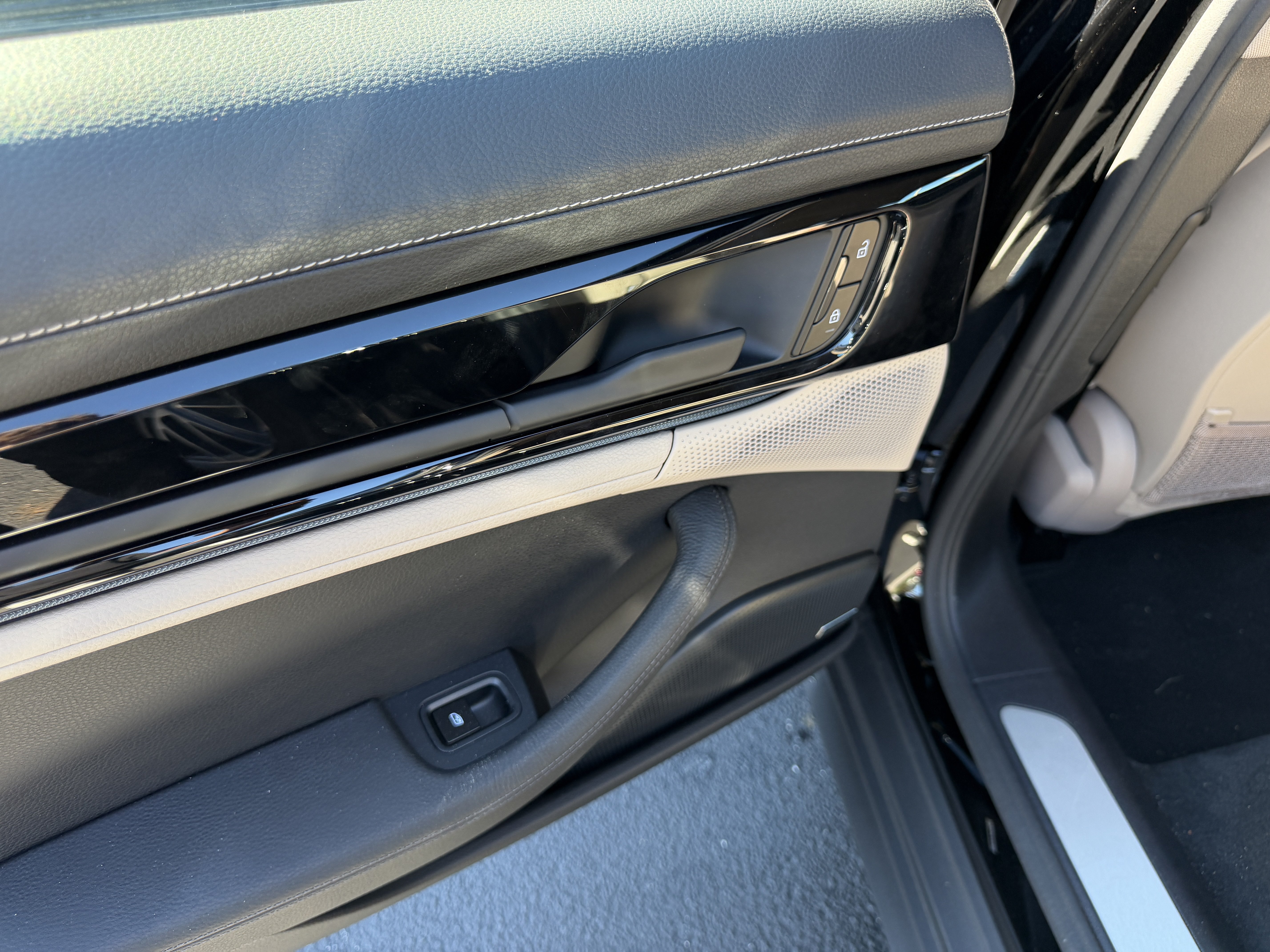 Certified 2026 Porsche Panamera 4 E-Hybrid AWD/4WD image 24