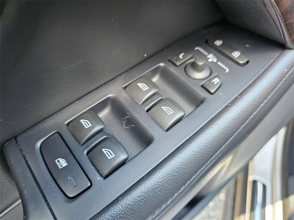 Used 2016 Volvo XC70 T5 Premier w/ Proximity Package image 18