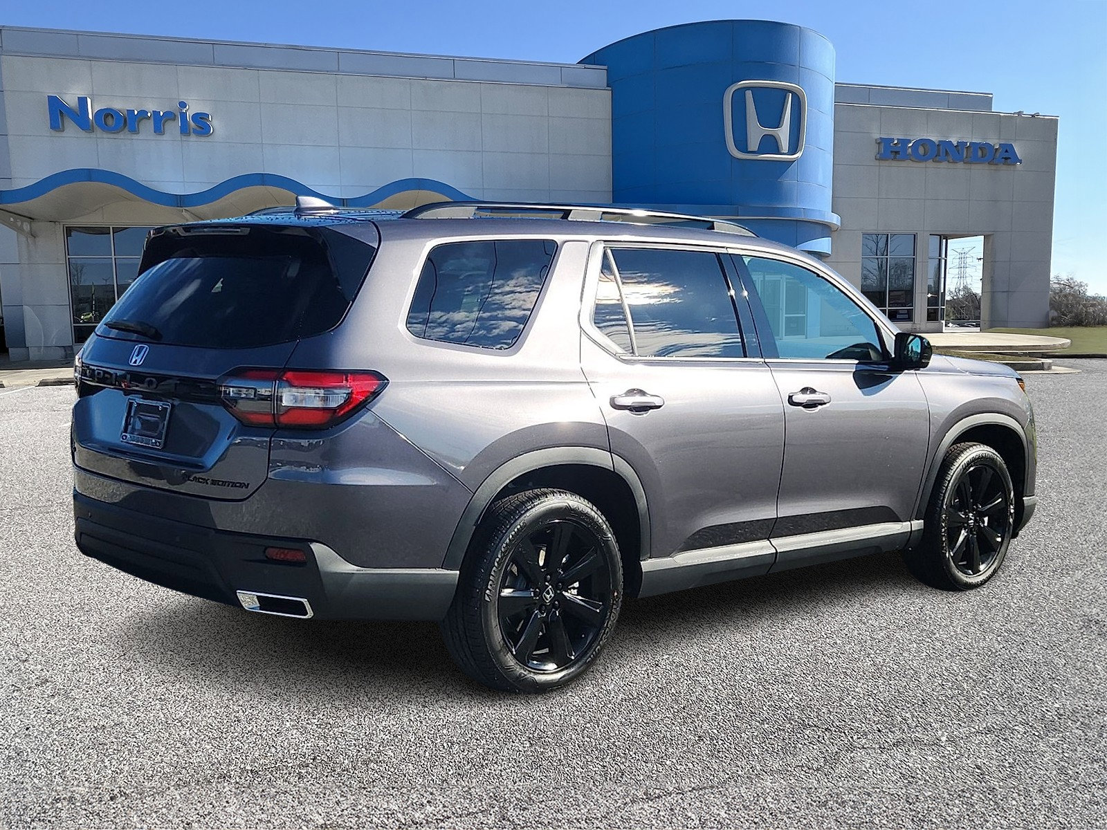 New 2025 Honda Pilot Black Edition image 4