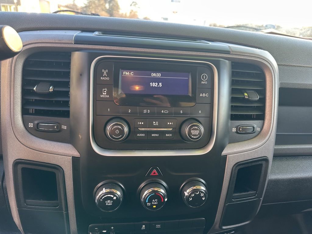 Used 2014 RAM 2500 Tradesman w/ Chrome Appearance Group image 16