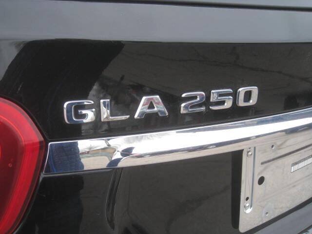 Used 2019 Mercedes-Benz GLA 250 4MATIC image 9