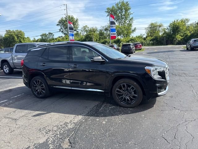 Used 2024 GMC Terrain Denali w/ Black Diamond Edition AWD/4WD image 3