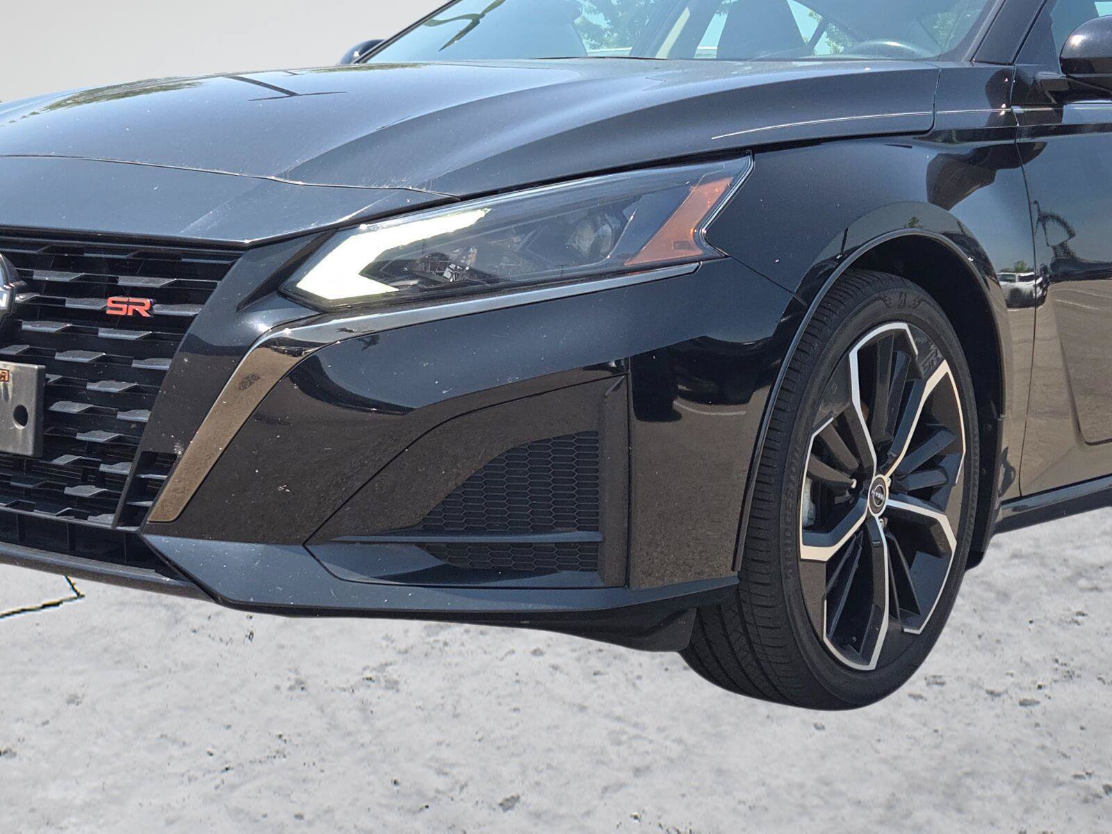 Used 2023 Nissan Altima 2.5 SR FWD image 33