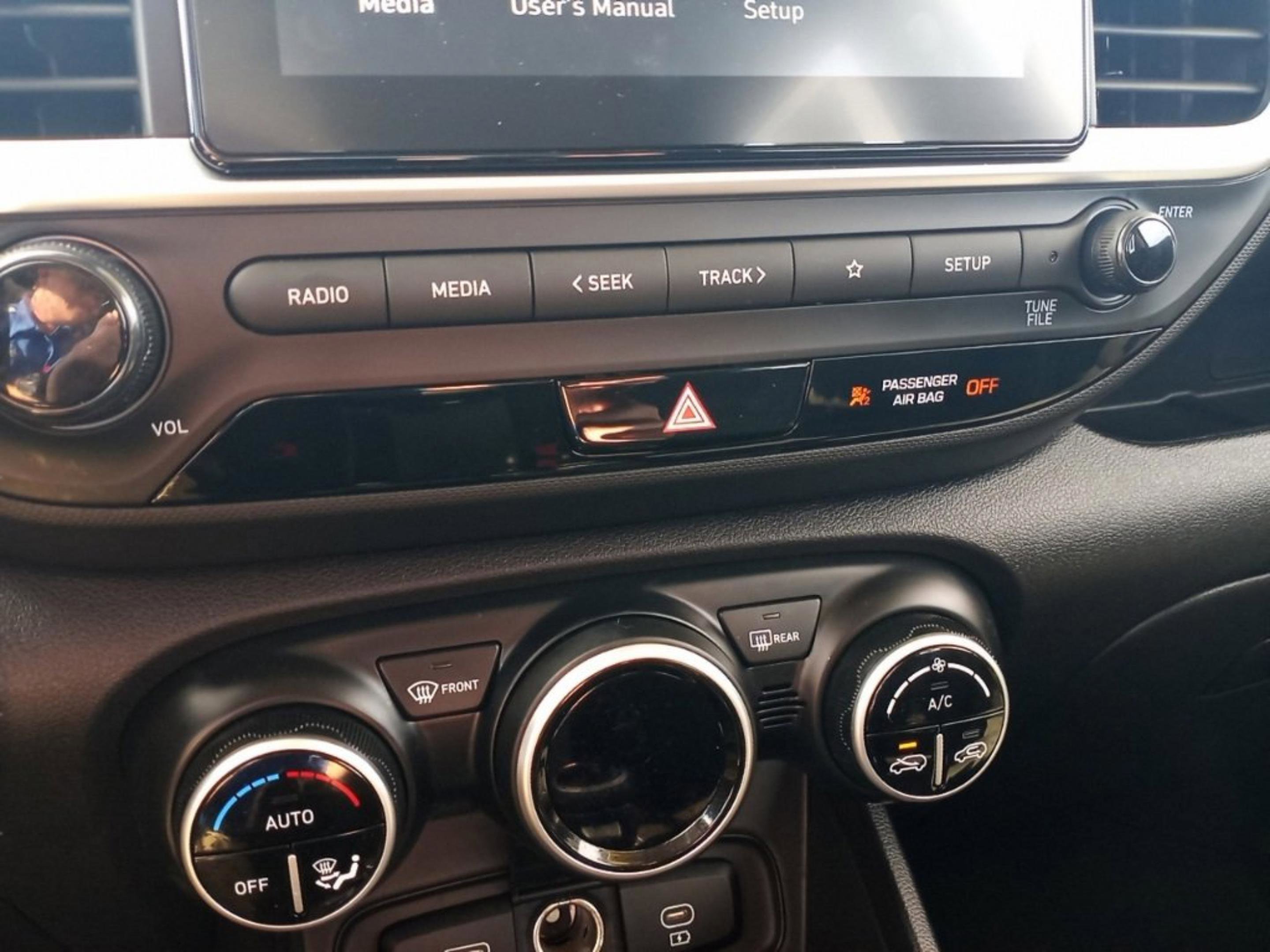 Certified 2024 Hyundai Venue SEL image 15