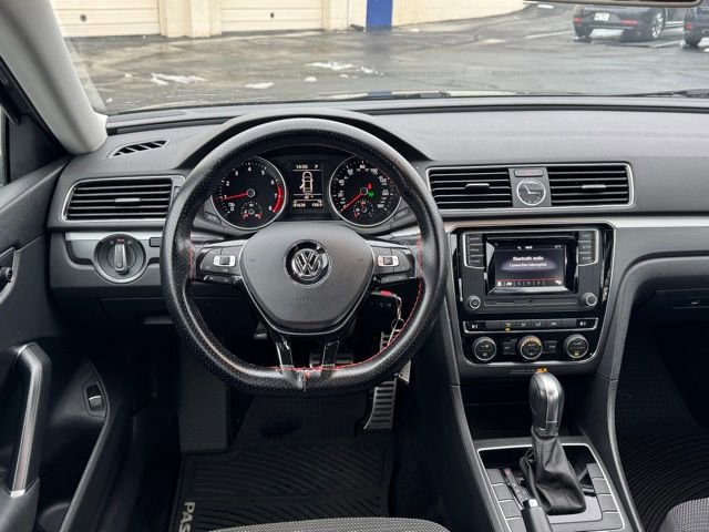 Used 2016 Volkswagen Passat 1.8T R-Line image 21