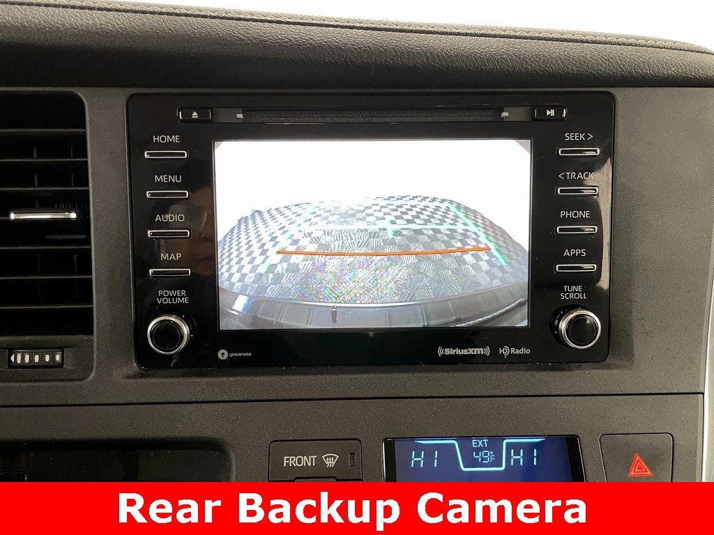 Used 2019 Toyota Sienna XLE image 3