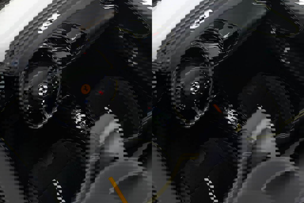 Used 2022 Ferrari SF90 Spider image 29