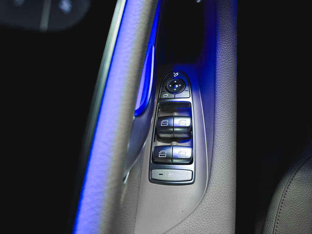 Used 2019 Mercedes-Benz E 300 4MATIC image 22
