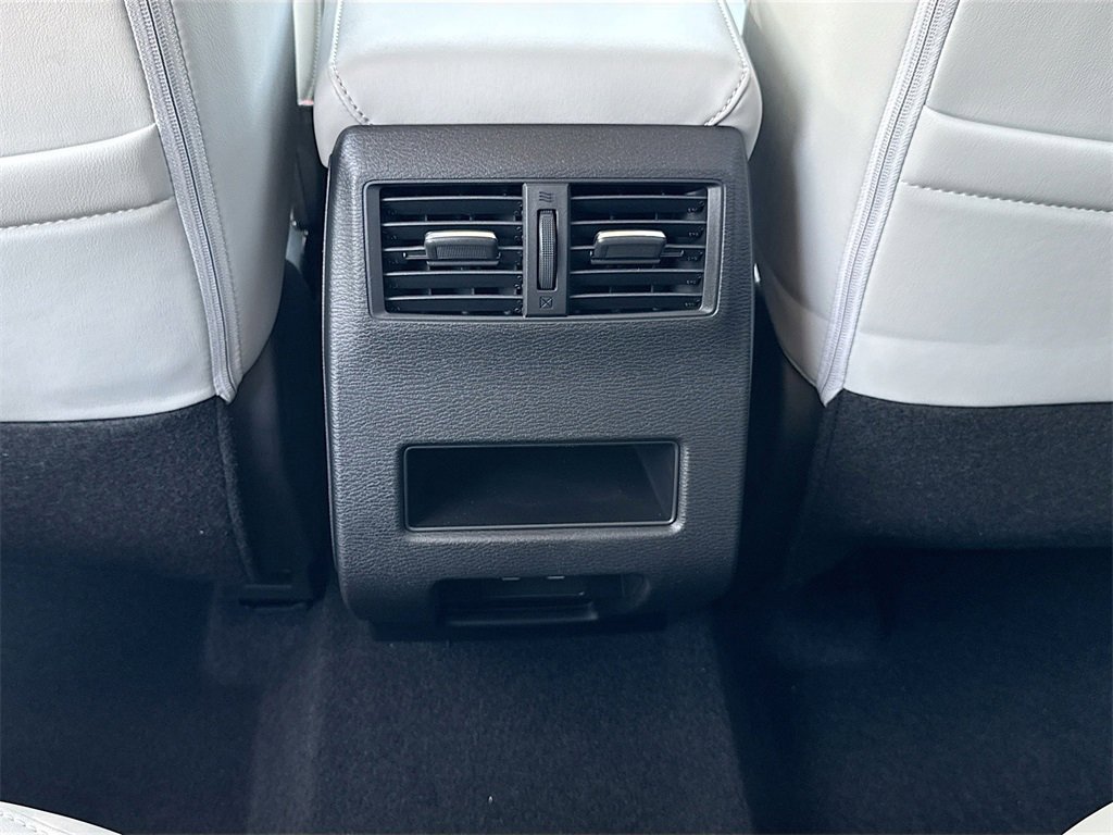 New 2025 Mitsubishi Outlander SE image 27