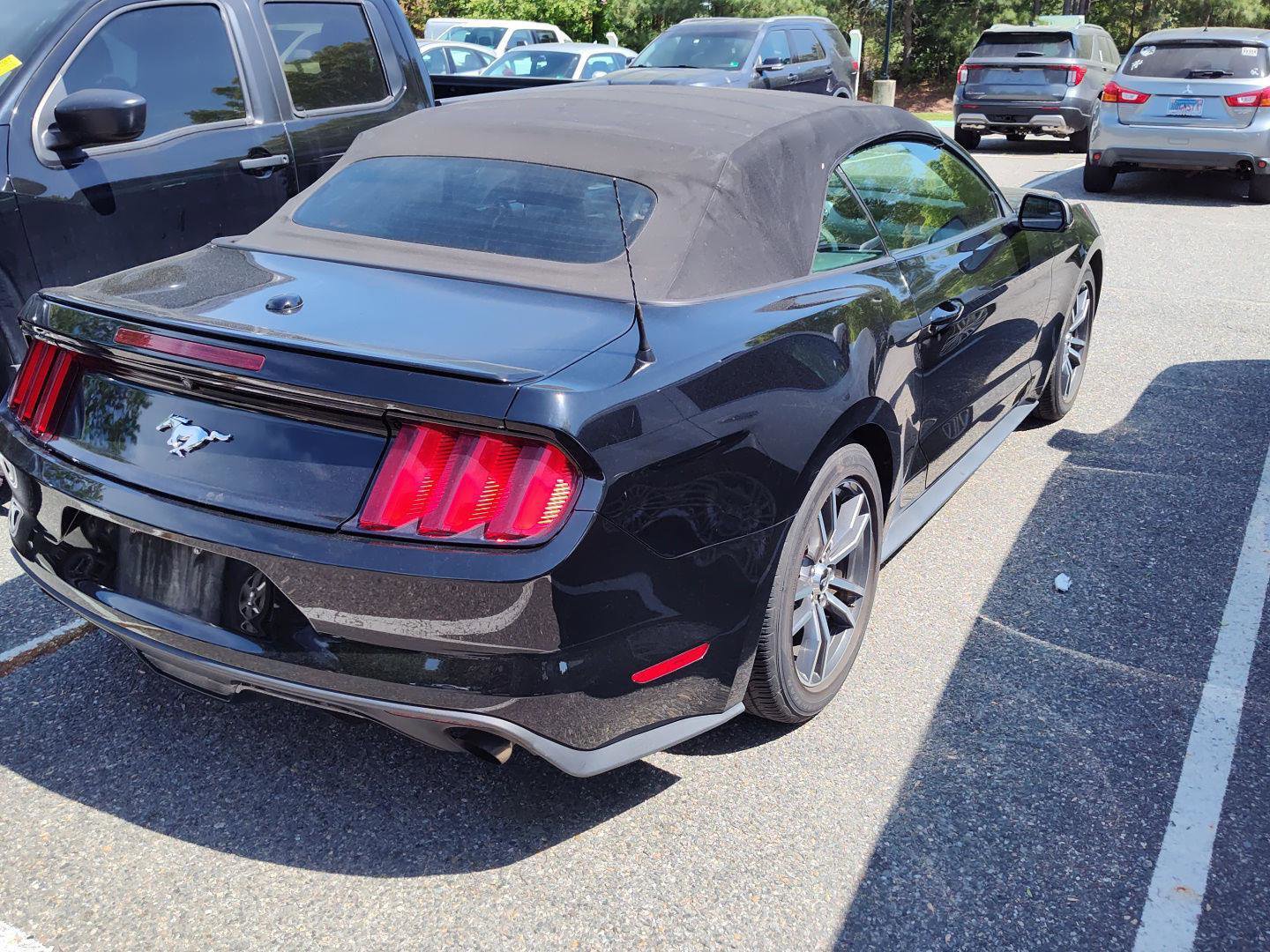 Used 2016 Ford Mustang Premium image 4
