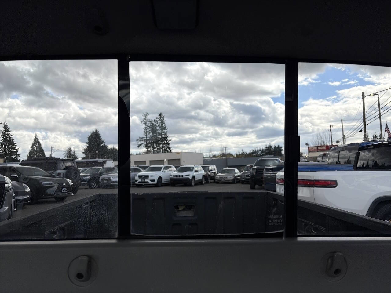 Used 2004 Nissan Frontier XE w/ (VTP) Value Truck Pkg image 29