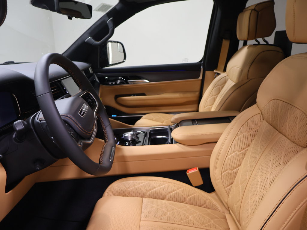 New 2026 Jeep Grand Wagoneer Summit AWD/4WD image 9