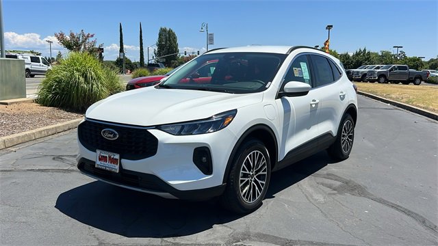 New 2025 Ford Escape SE