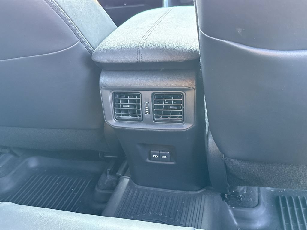 Used 2023 Toyota RAV4 XSE AWD/4WD image 18