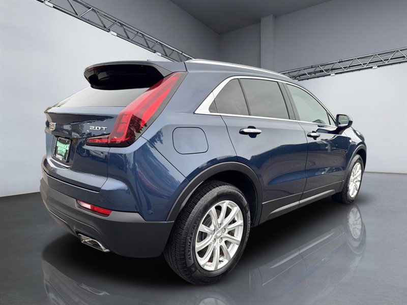 Used 2019 Cadillac XT4 Luxury w/ Cold Weather Package image 7